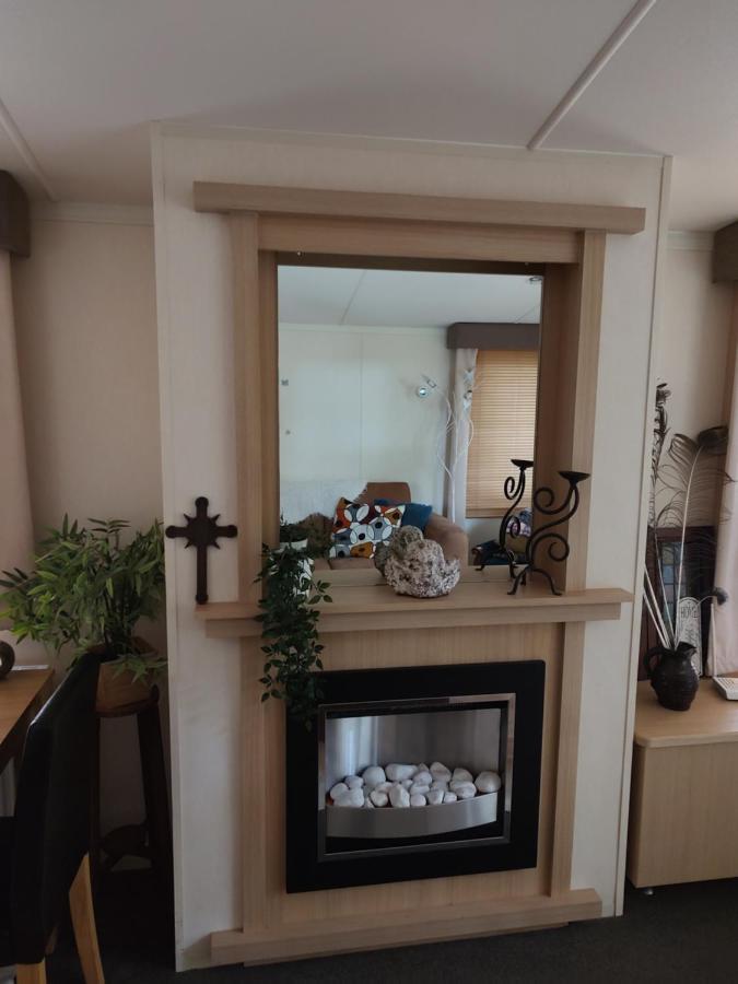 Chalet Met Veranda Aan Bosrand Vledder Esterno foto