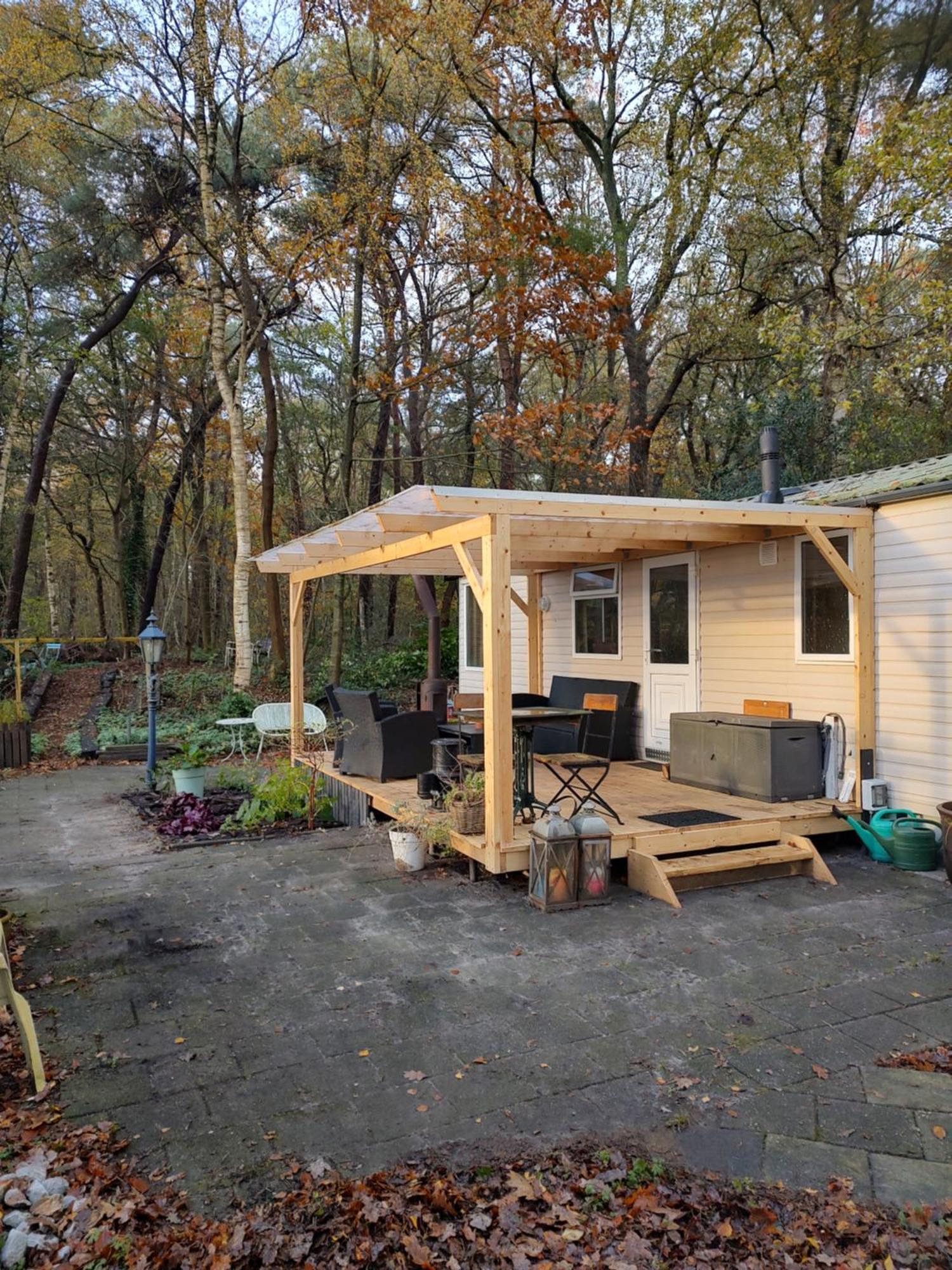 Chalet Met Veranda Aan Bosrand Vledder Esterno foto